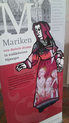 Mariken Podium. Met Rik Sprenkels, Niels Raaijmaker, Dineke de Velde, Nora van Dam, Wim van Til, Stefan van Dierendonck, Marc Eyck, Natchai Leenders, Irene Hagemans, Quader Shafiq, René Roumen, Noêma Celeste Neijboer en Geert Zomer
